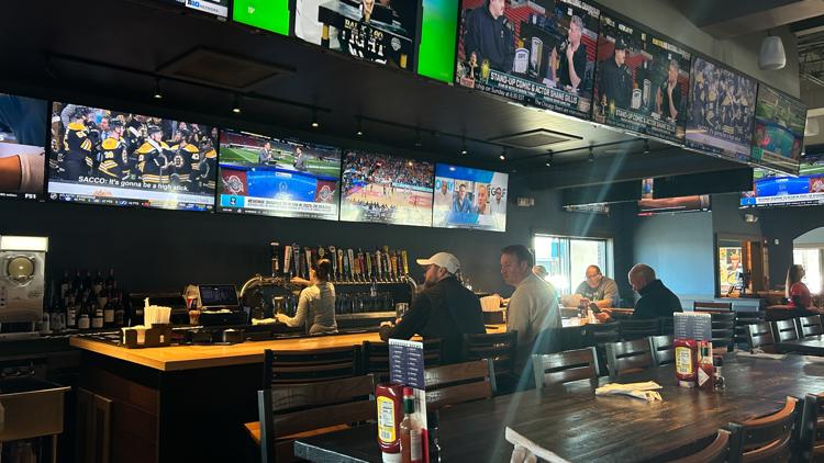 College football fans flock to central Indiana watch parties for national championship